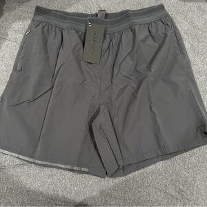 Alphalete Men’s infinity studio short 6” charcoal XL BNWT